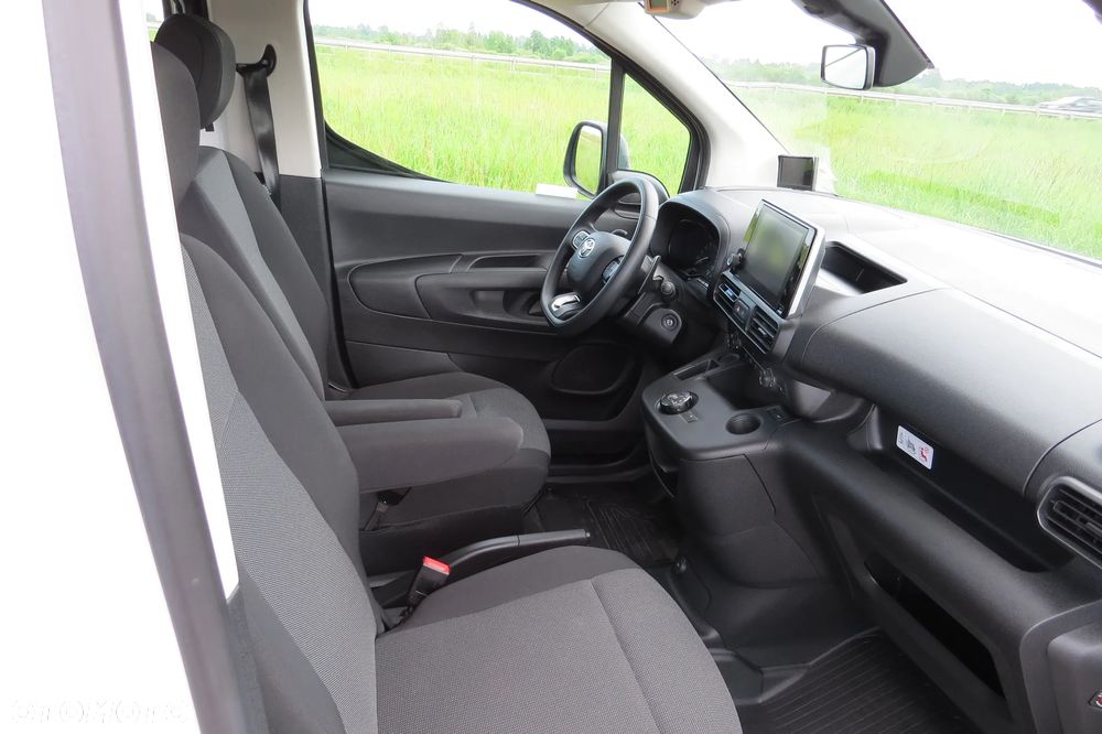 Toyota Proace City 1.2 D-4t 130km A/t Long Brygadówka - 25