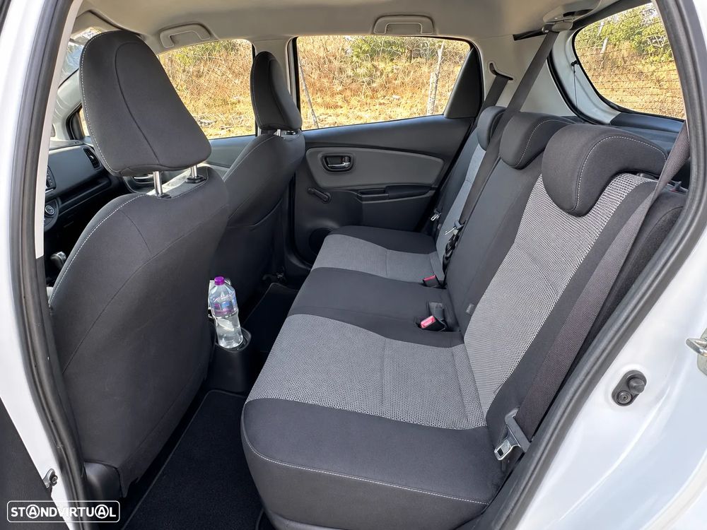Toyota Yaris - 10