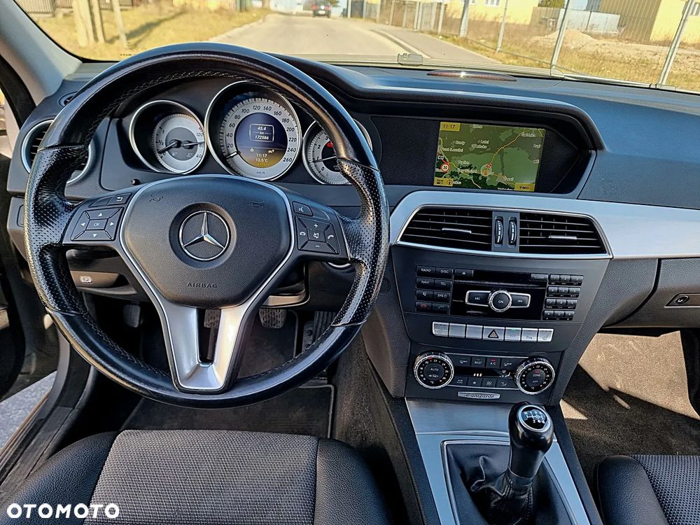 Mercedes-Benz Klasa C 180 CGI BlueEFFICIENCY Avantgarde - 21