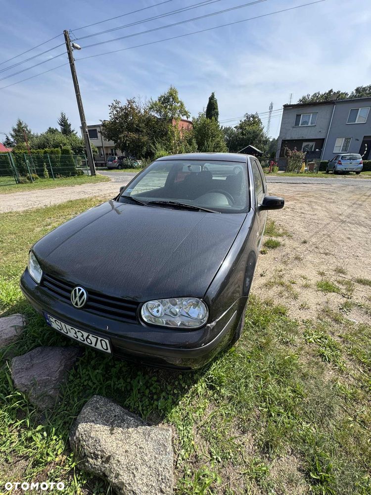 Volkswagen Golf - 1