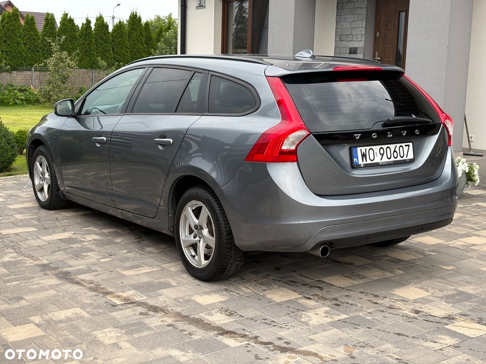 Volvo V60 D2 Drive-E Momentum - 9