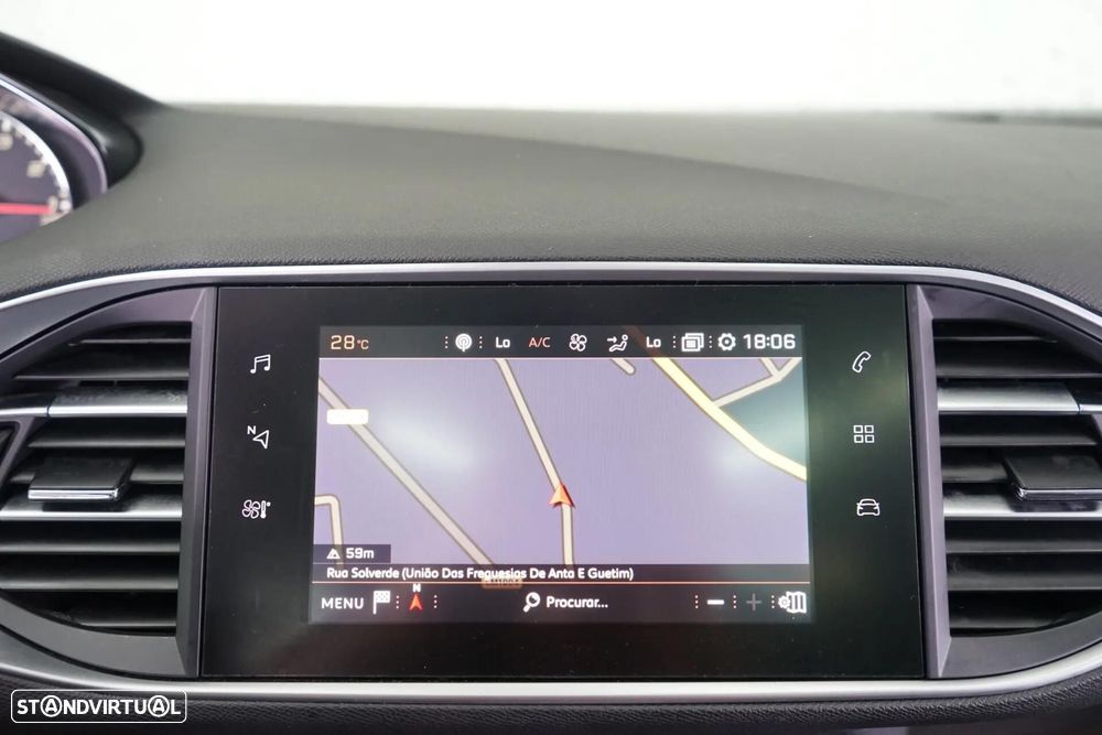 Peugeot 308 SW 1.2 PureTech Allure Pack - 32