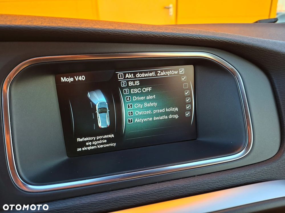 Volvo V40 Cross Country D3 Geartronic Ocean Race - 37