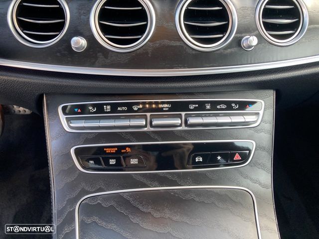 Mercedes-Benz E 300 de 4Matic 9G-TRONIC AMG Line - 31