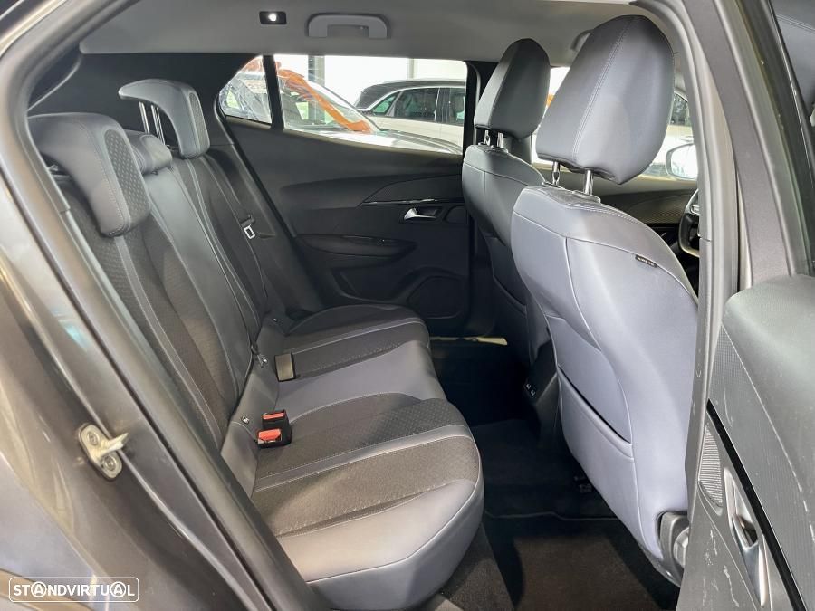 Peugeot 2008 1.2 PureTech Allure Pack EAT8 - 28
