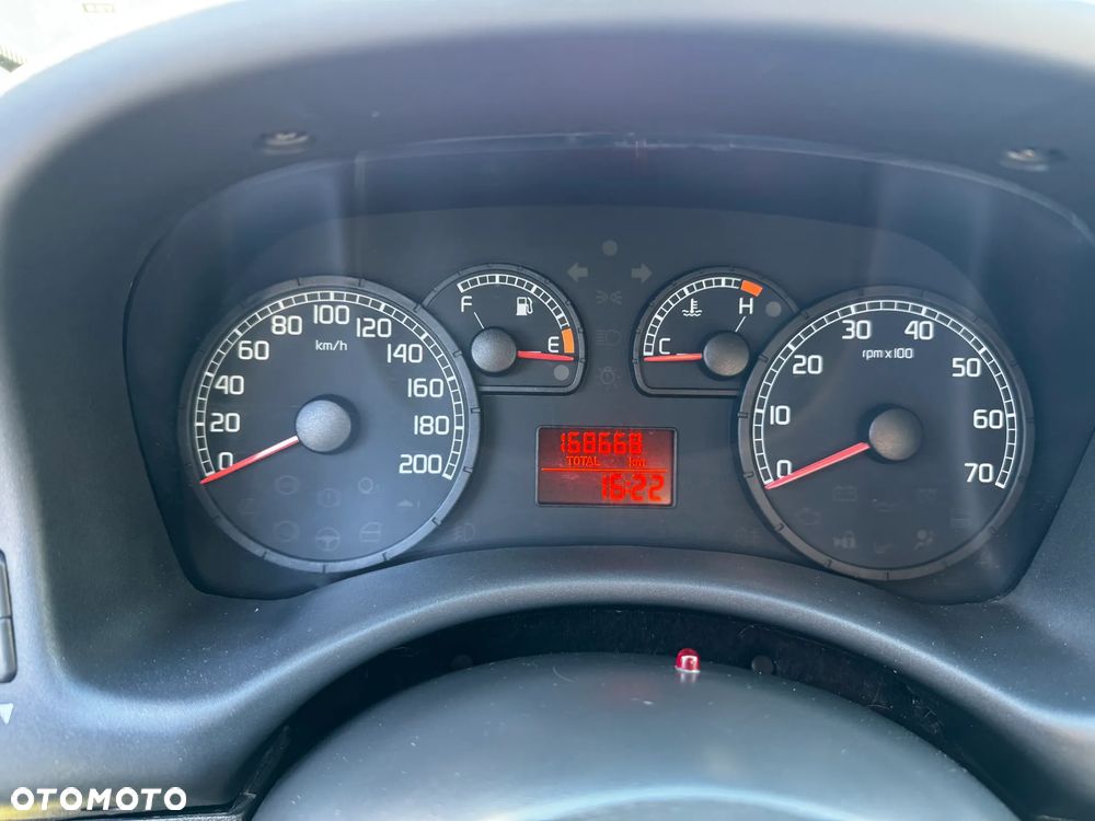 Fiat Punto 1.2 8V - 7