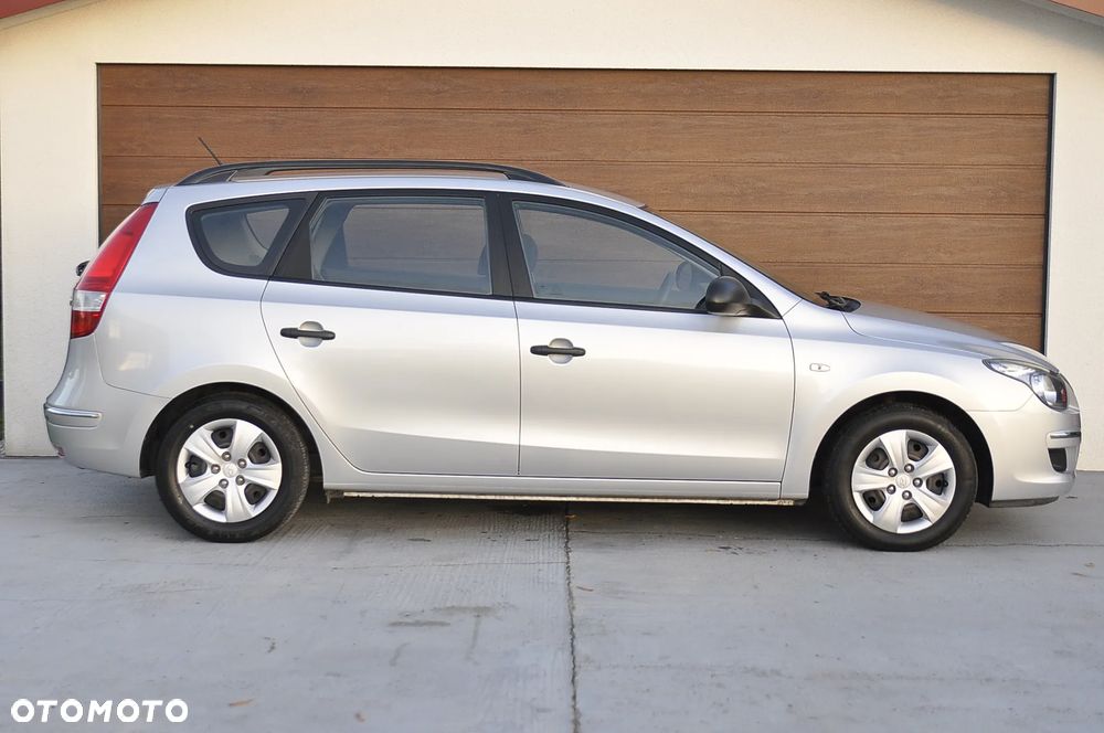 Hyundai i30 i30cw 1.4 blue Classic - 13