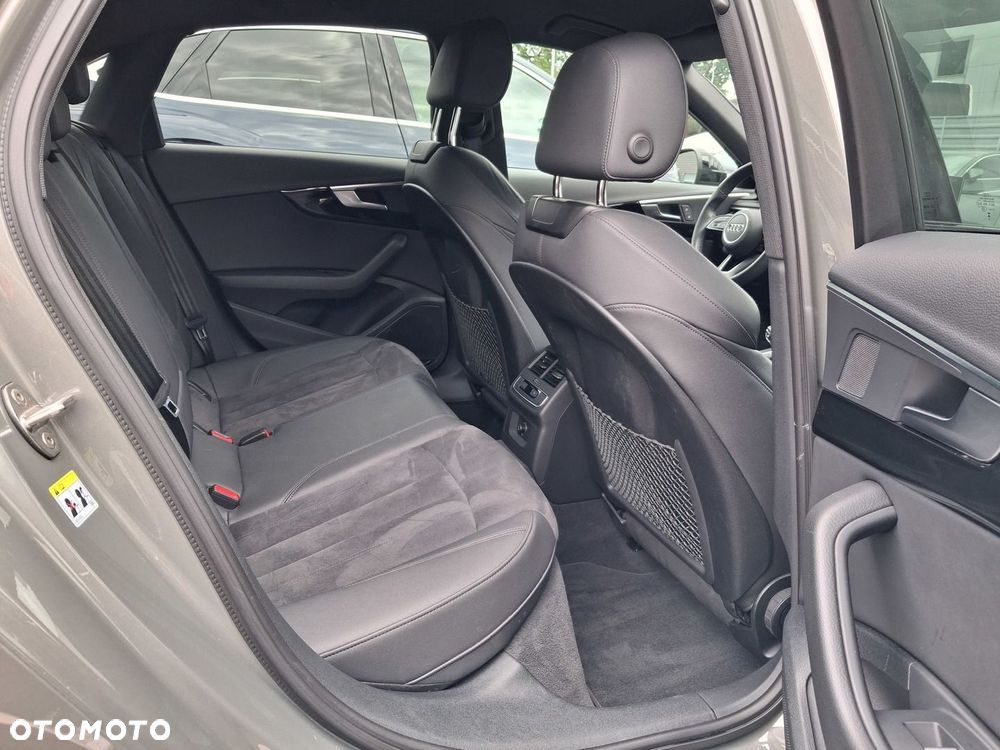 Audi A4 Limousine - 14