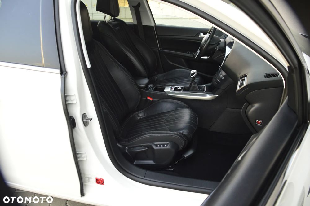 Peugeot 308 155 THP Allure - 21