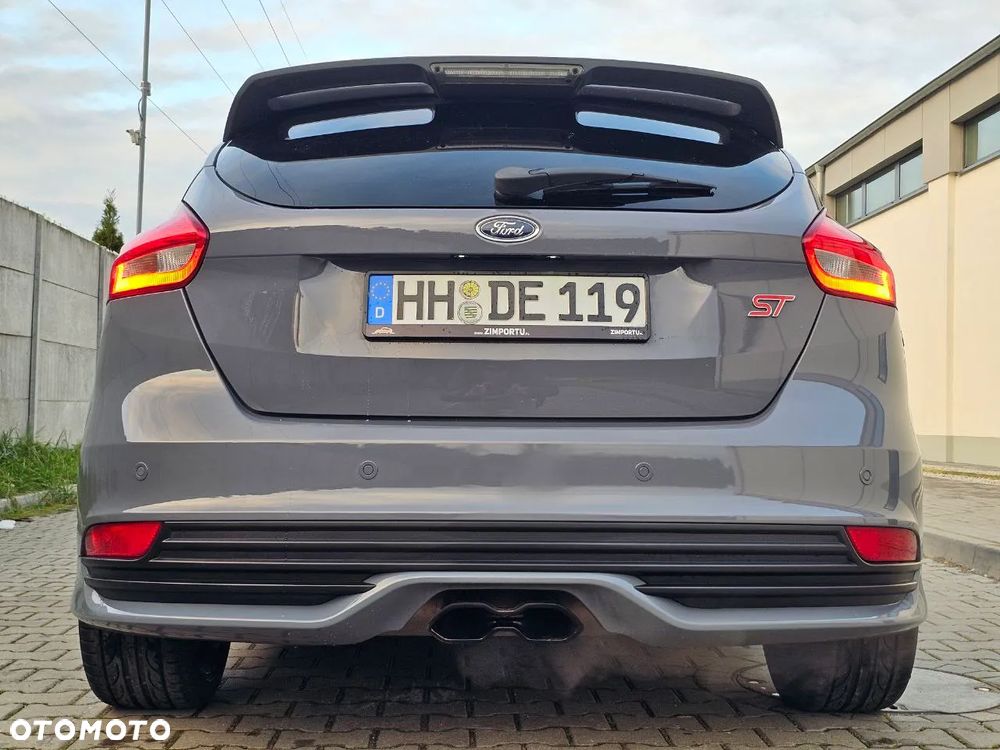 Ford Focus ST - 11