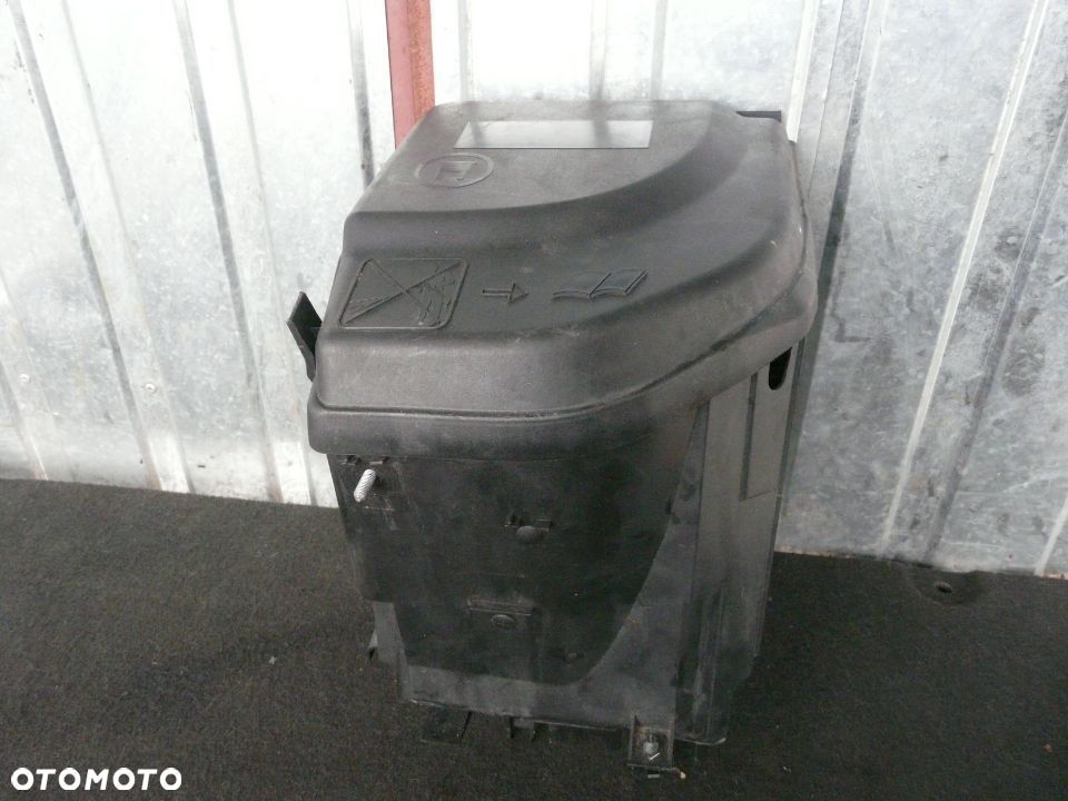 Obudowa komputera bezpieczników Peugeot 307 308 3008 Citroen C4 - 1