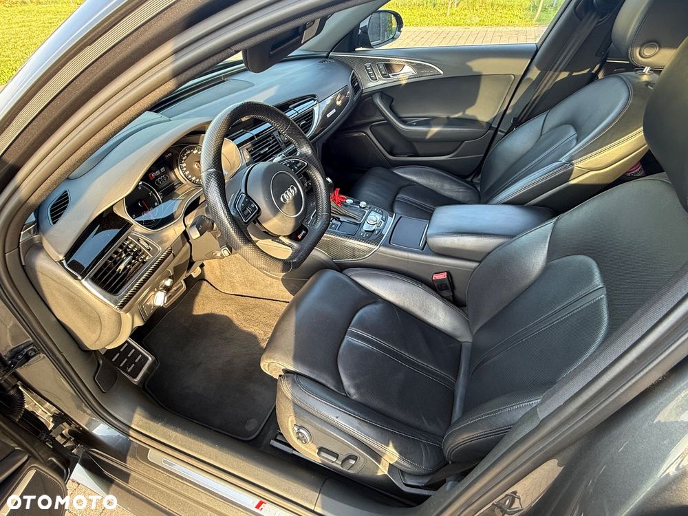 Audi RS6 Avant Standard - 6