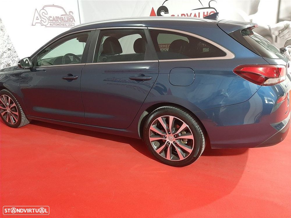 Hyundai i30 SW 1.6 CRDi Comfort+Navi - 13