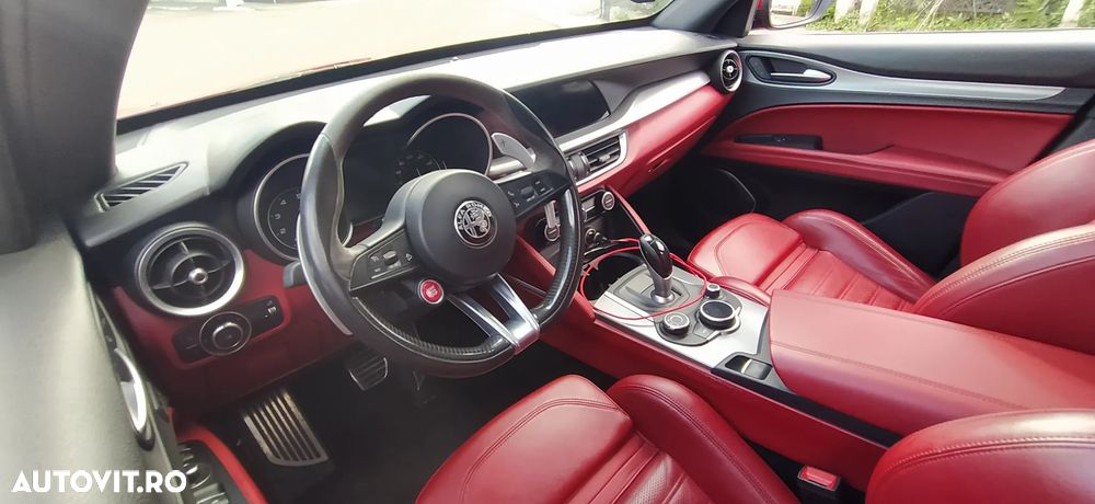 Alfa Romeo Stelvio 2.0 Turbo 16V AT8-Q4 Ti - 24