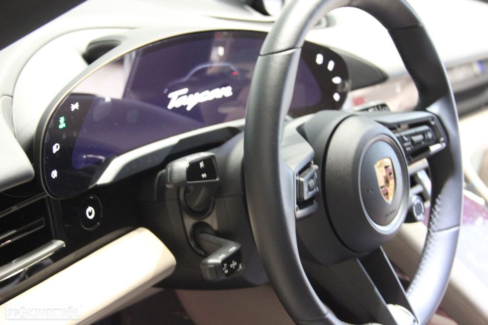 Porsche Taycan Sport Turismo - 26
