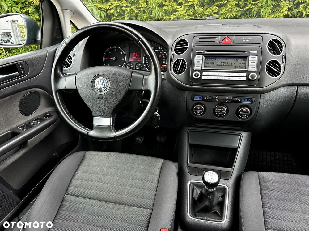 Volkswagen Golf Plus 1.9 TDI DPF Tour Edition - 25