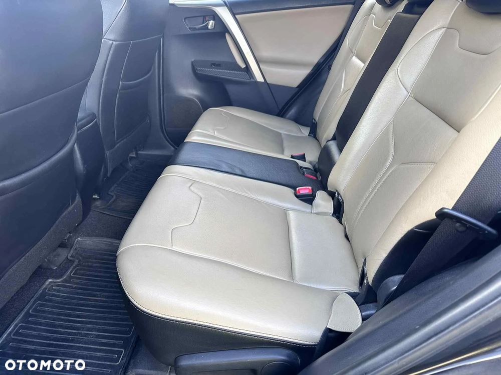 Toyota RAV4 - 9