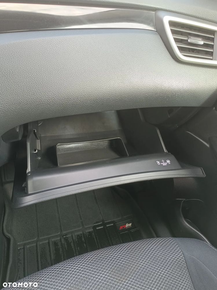 Nissan Qashqai 1.6 DCi N-Connecta Xtronic EU6 - 9