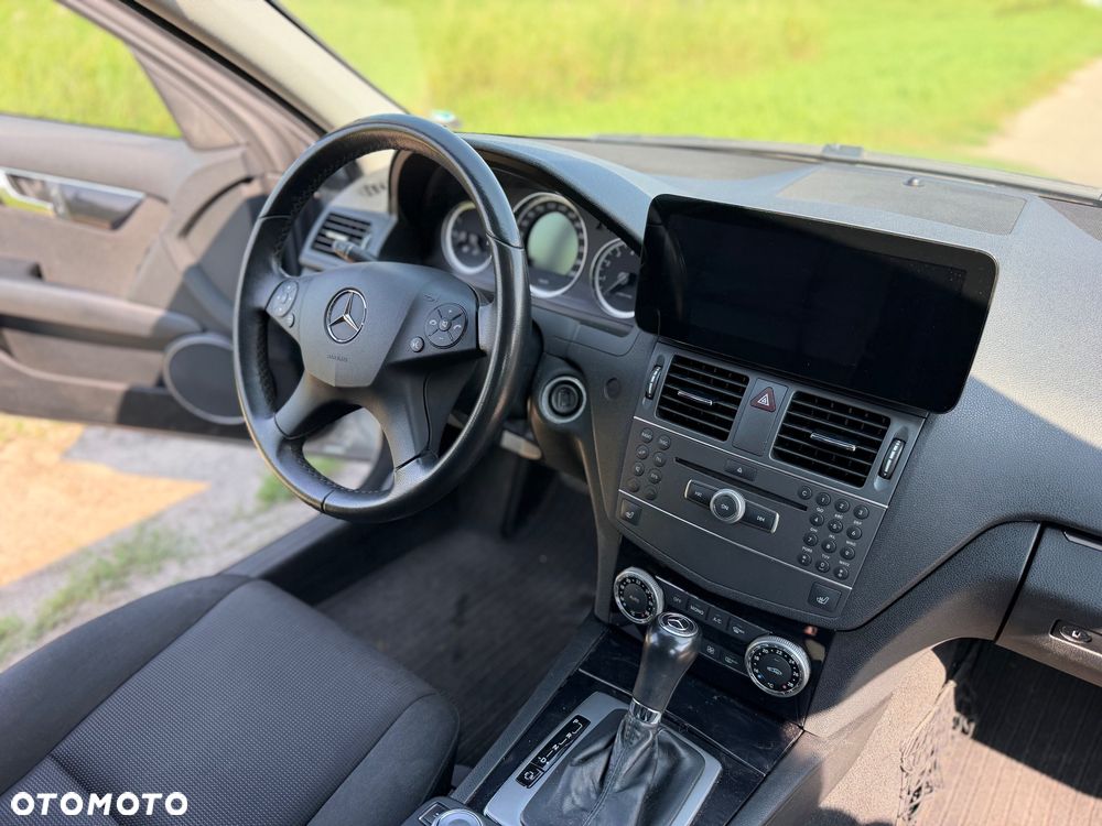Mercedes-Benz Klasa C 200 (BlueEFFICIENCY) 7G-TRONIC Avantgarde - 33