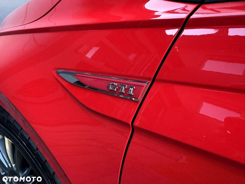 Volkswagen Polo - 11