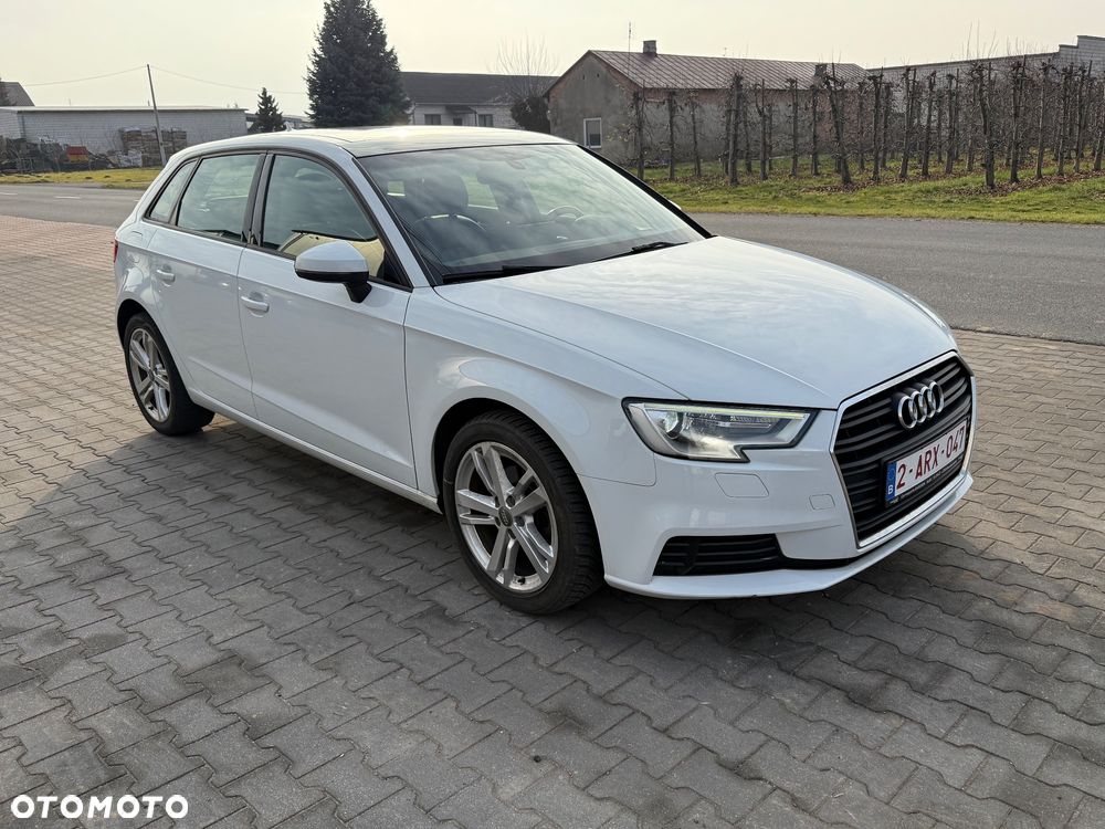 Audi A3 Sportback 1.6 TDI (clean diesel) S tronic Attraction - 2