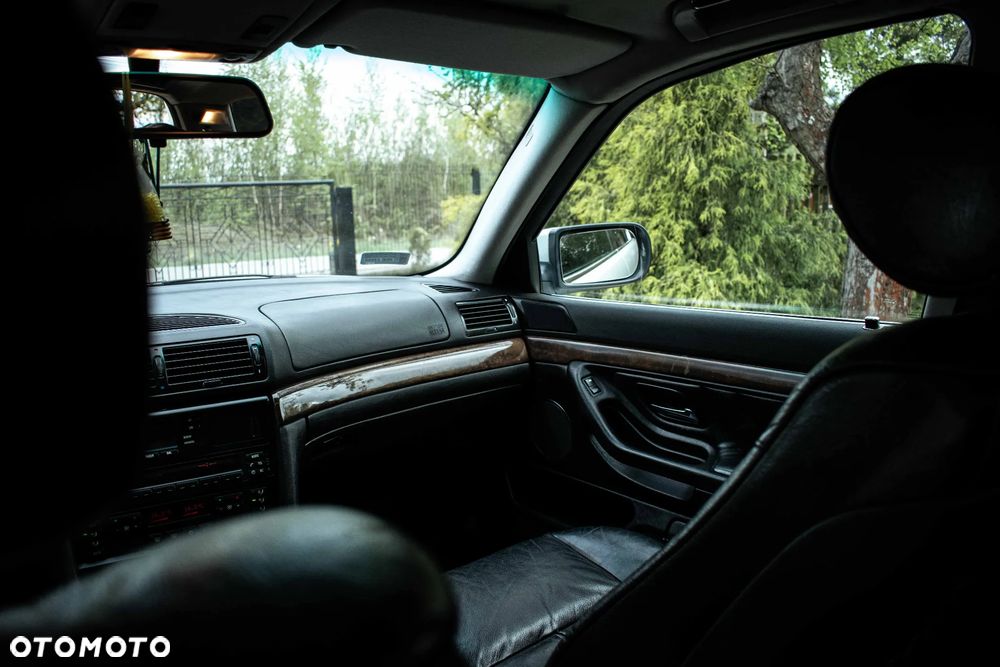 BMW Seria 7 - 14
