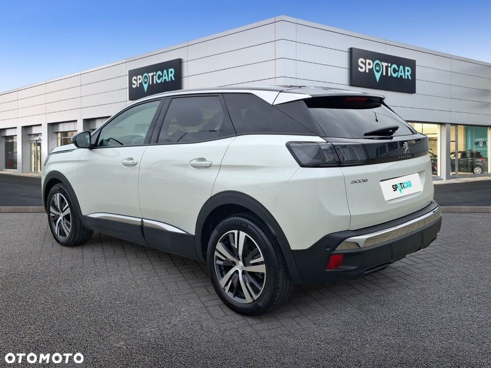 Peugeot 2008 - 8