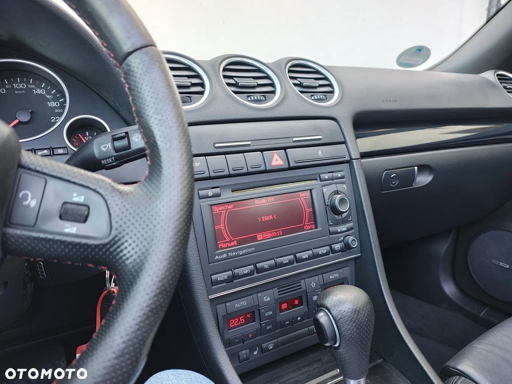 Audi A4 Cabrio 1.8 T multitronic - 33