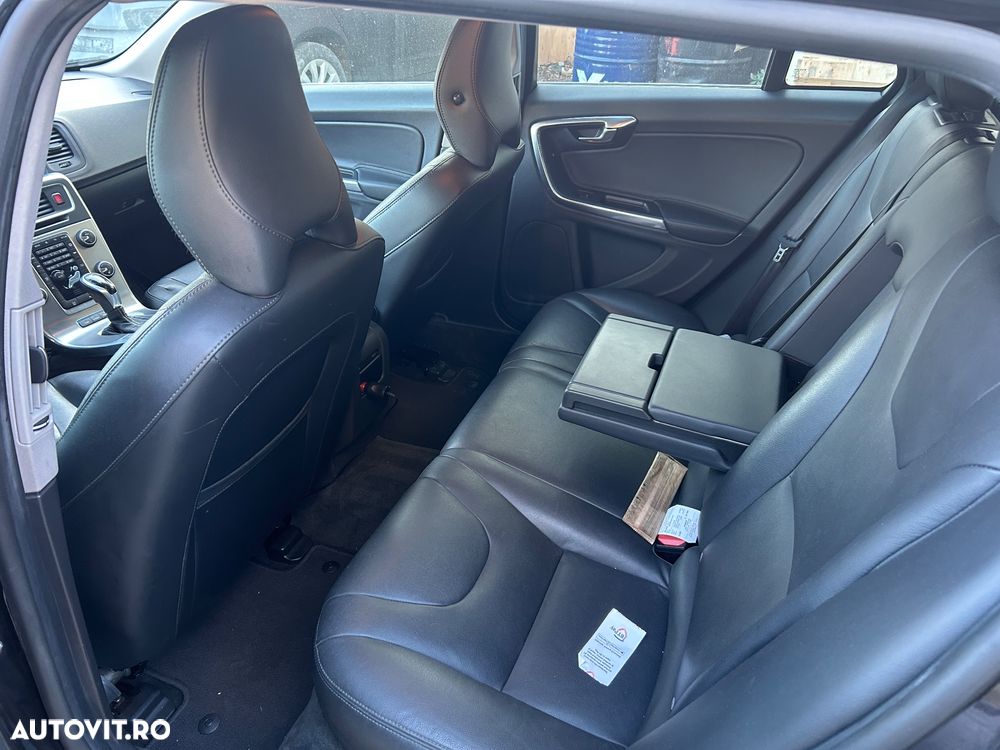 Volvo V60 D5 Basic - 9