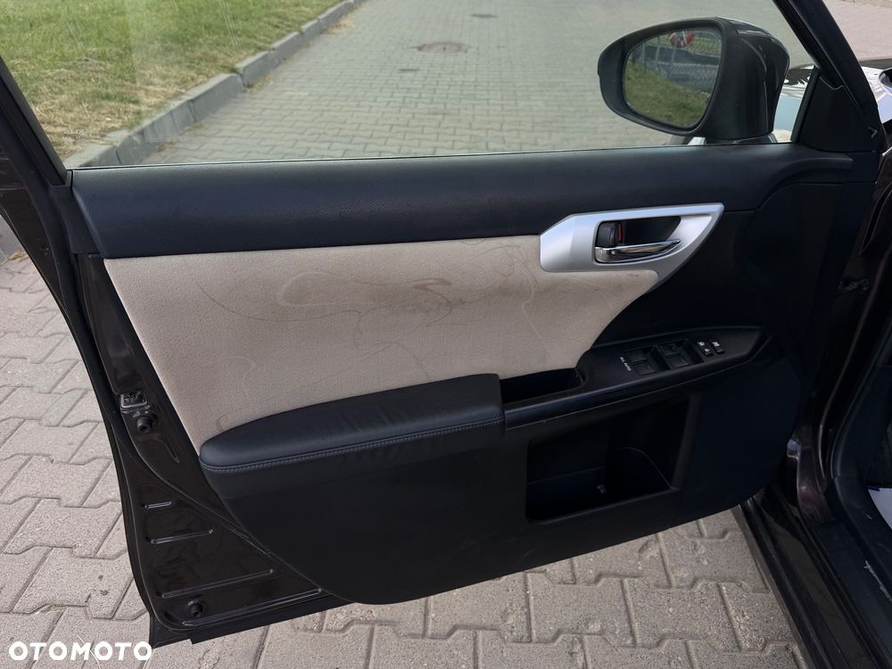 Lexus CT 200h Prestige - 14
