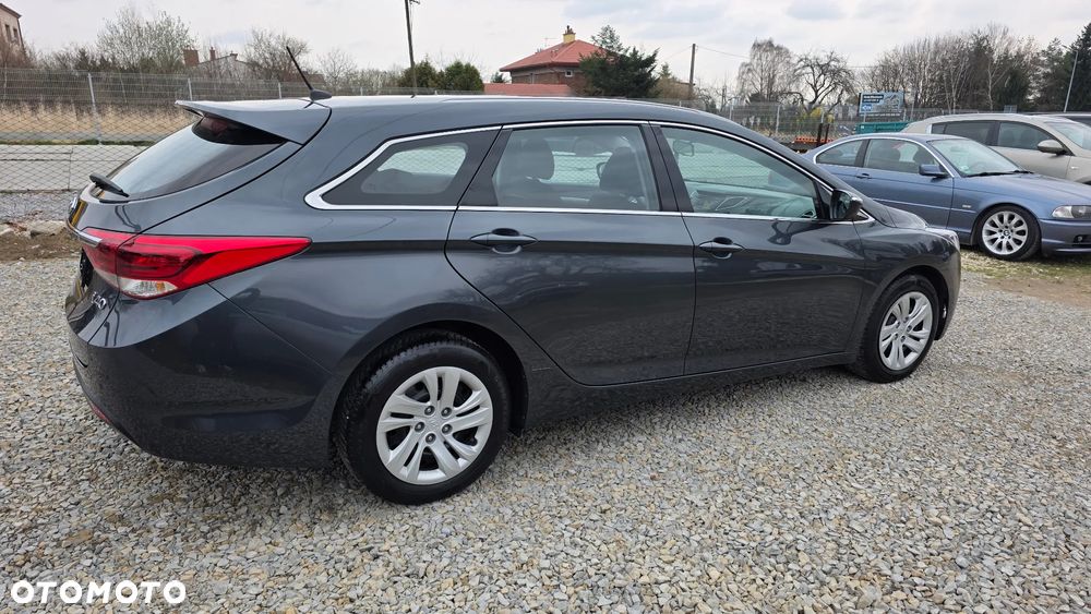 Hyundai i40 Kombi blue 1.6 Family - 7