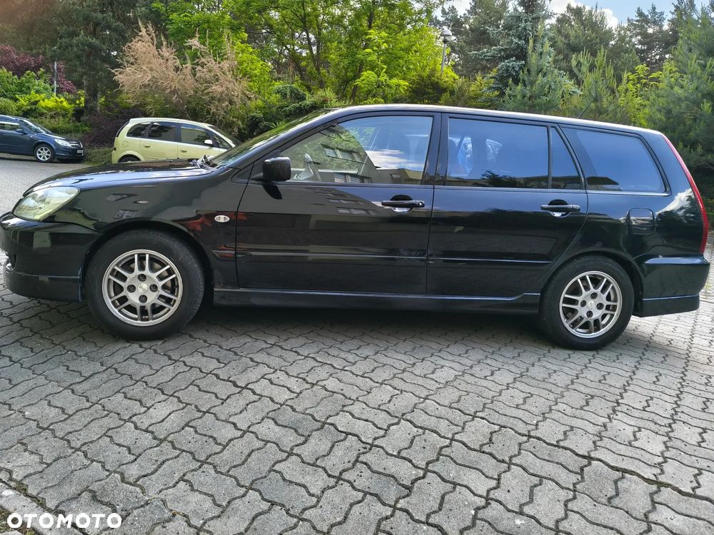Mitsubishi Lancer 1.6 Invite - 3