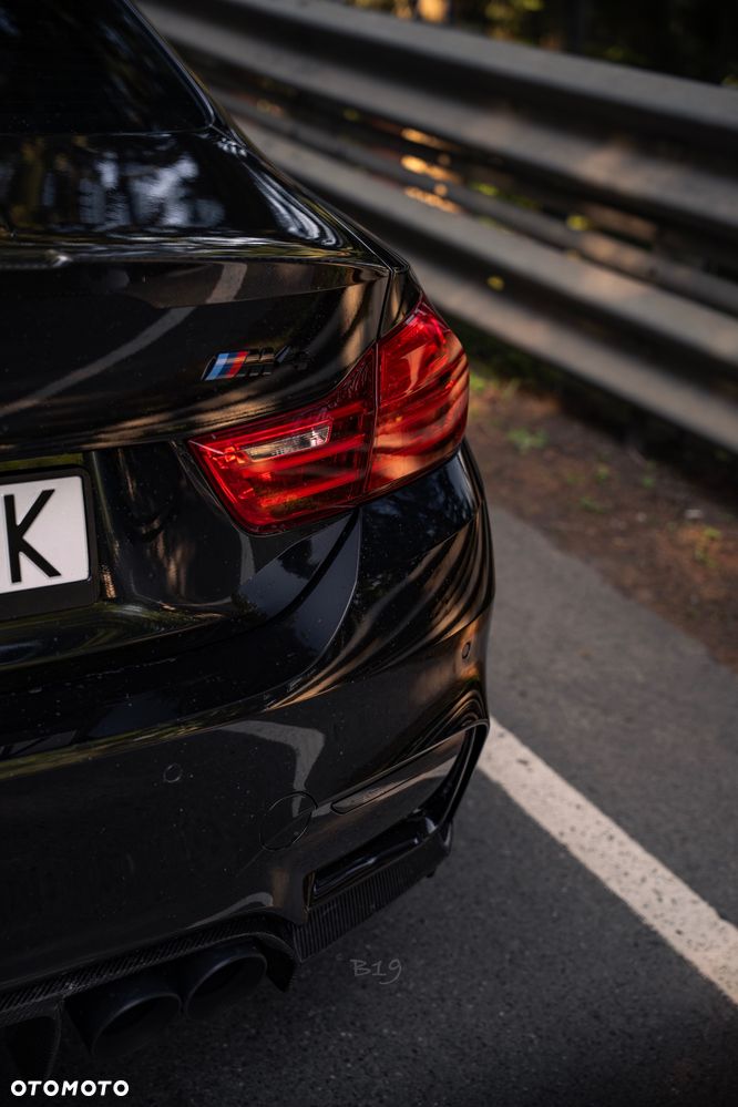 BMW M4 Coupe DKG - 8