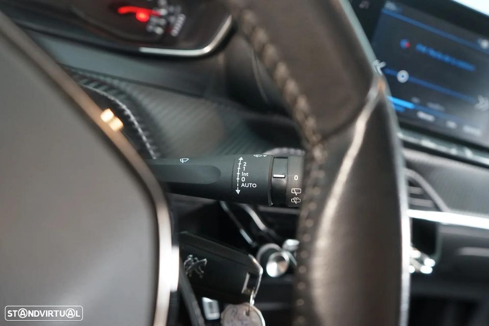 Peugeot 2008 1.2 PureTech Allure - 24