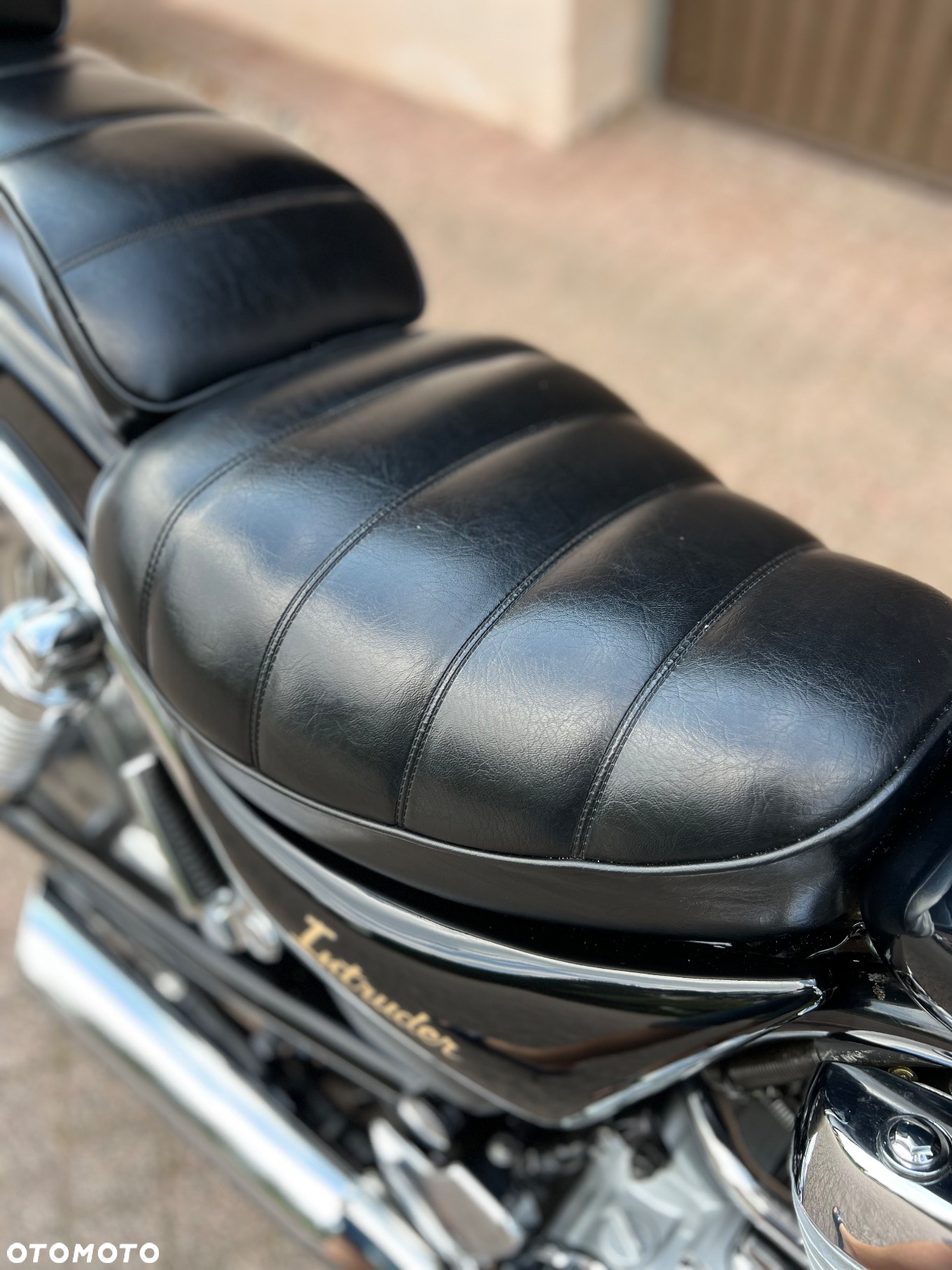 Suzuki Intruder - 12