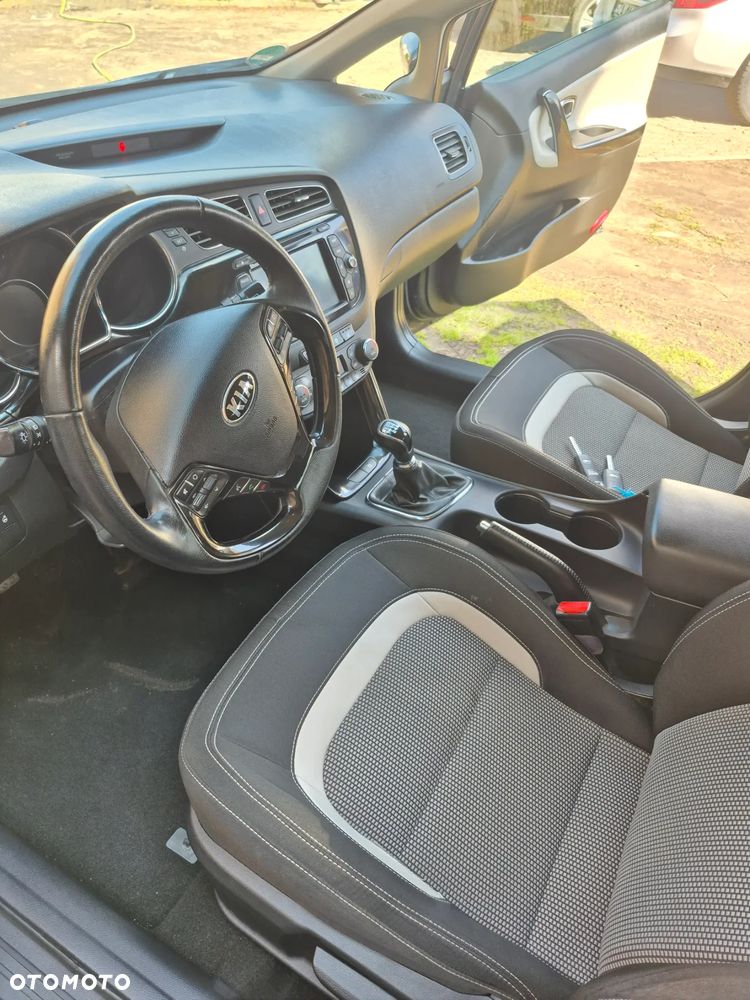 Kia Ceed 1.6 CRDi 128 Platinum Edition - 4