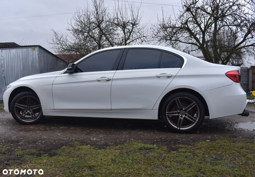 BMW Seria 3 330i Sport Line Shadow - 5