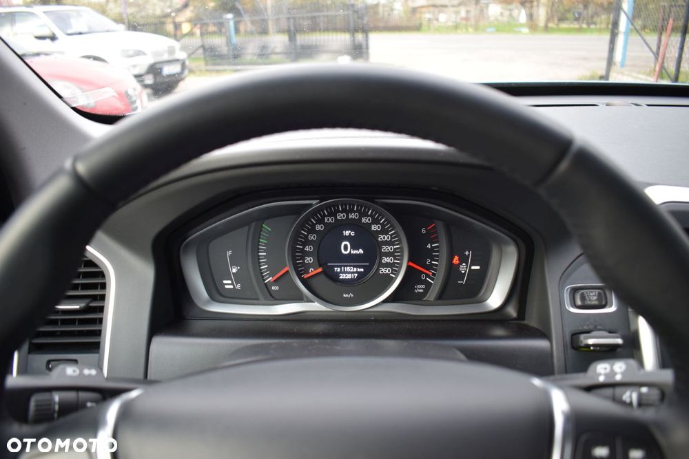 Volvo XC 60 D3 Momentum - 6