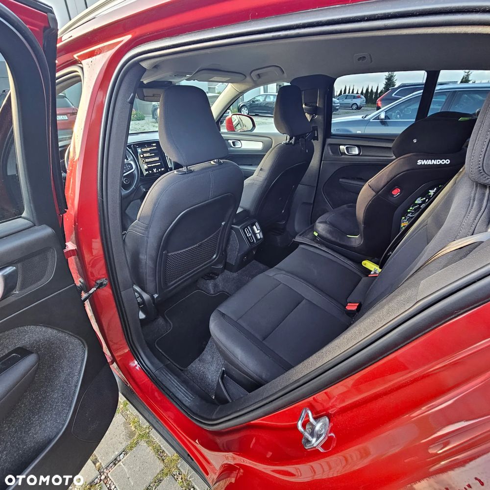Volvo XC 40 T3 Momentum Pro - 25