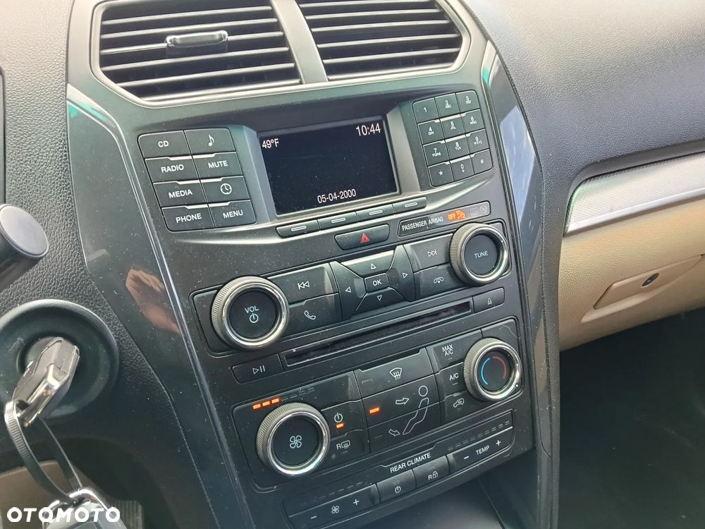 Ford Explorer - 22