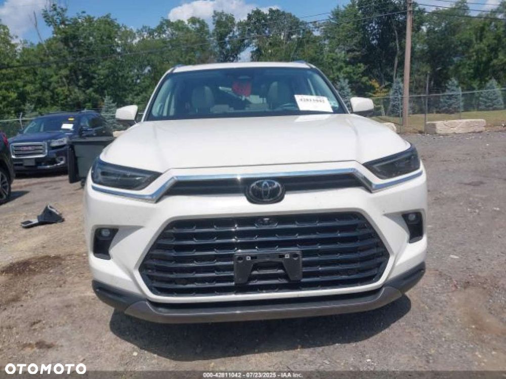 Toyota Grand Highlander - 8