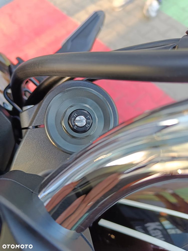 Kawasaki Z 900 RS - 13