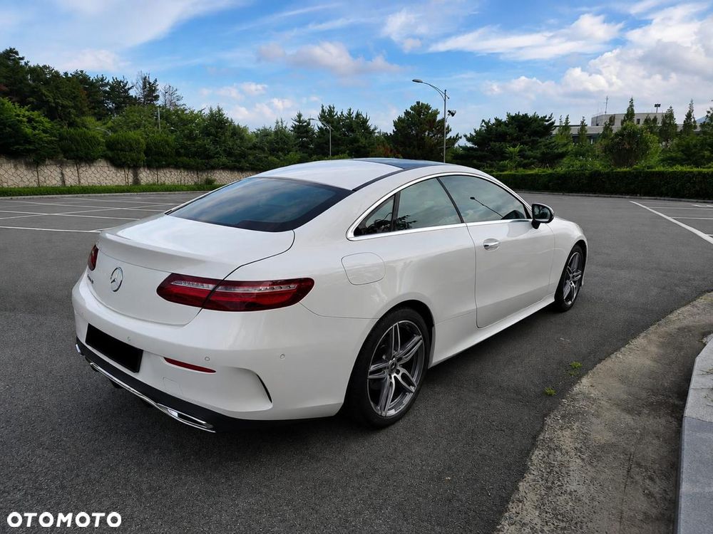 Mercedes-Benz Klasa E 220 d 9G-TRONIC AMG Line - 4