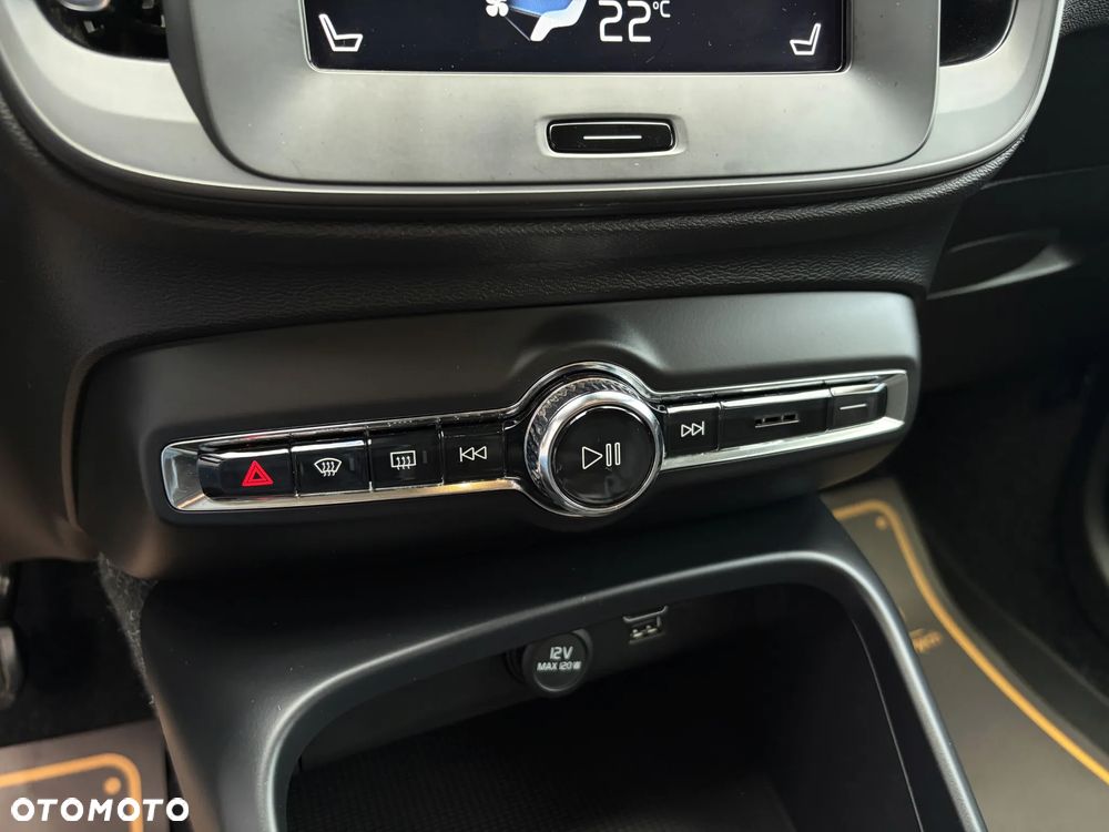 Volvo XC 40 T3 Momentum - 29