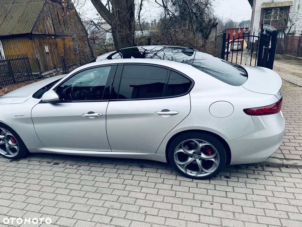 Alfa Romeo Giulia 2.2 Diesel AT8-Q4 Veloce - 3
