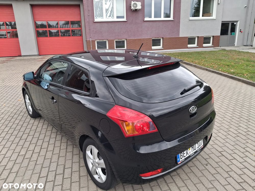 Kia Ceed 1.6 CVVT Dream-Team Edition - 6