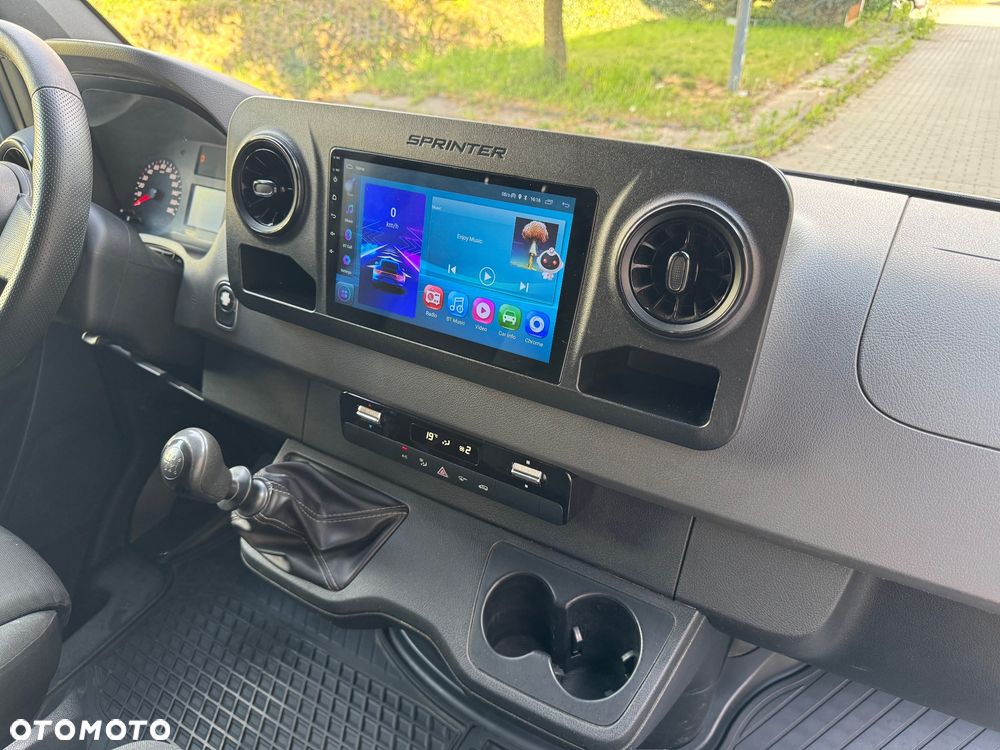 Mercedes-Benz Sprinter - 10