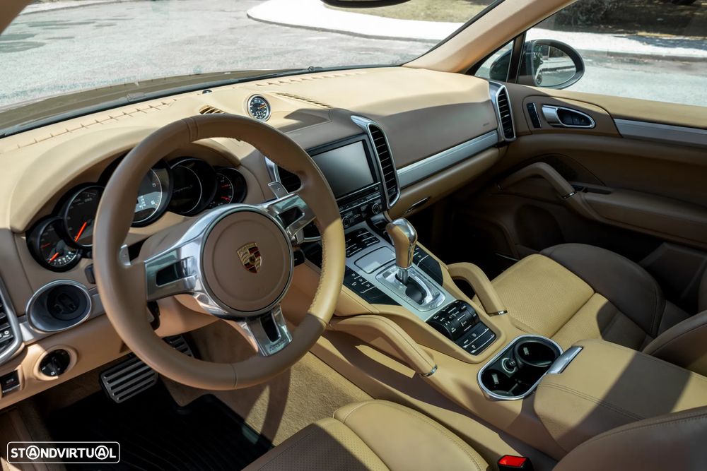 Porsche Cayenne S - 13