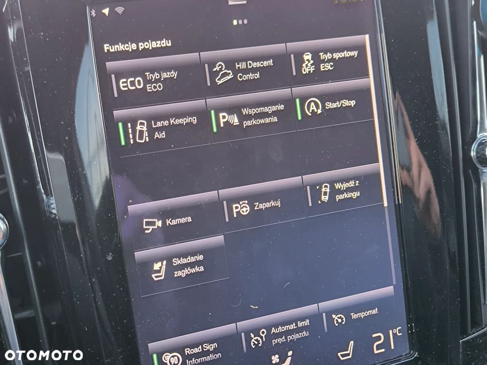 Volvo V90 Cross Country - 33