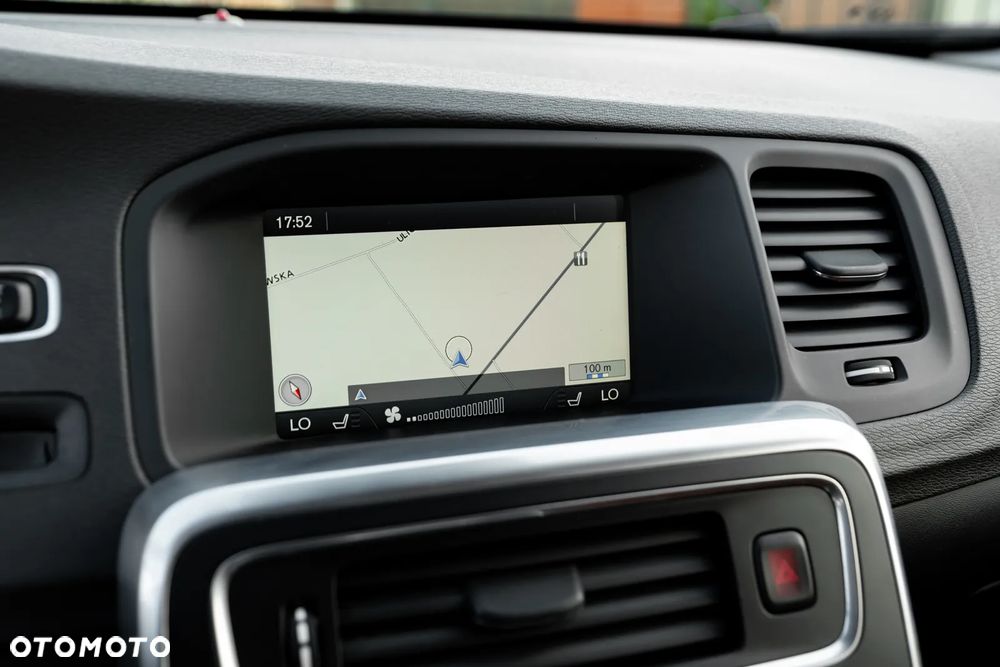 Volvo V60 D3 Geartronic Momentum - 38